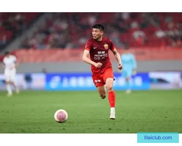 东体聚焦海港客战江原遭遇低温与糟糕草皮双重挑战全力冲击胜利